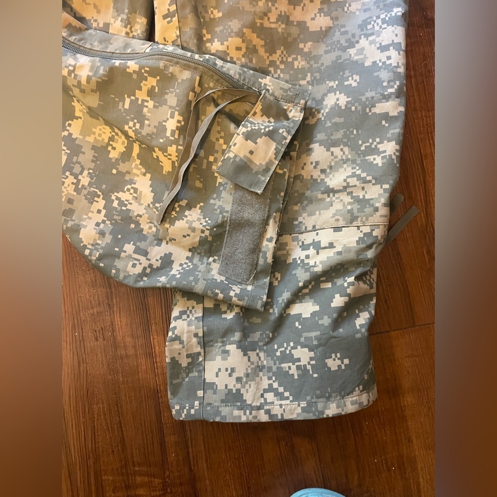 Military Trousers Cold Weather Digital Univiersal Camo size M waterproof - Picture 2 of 11